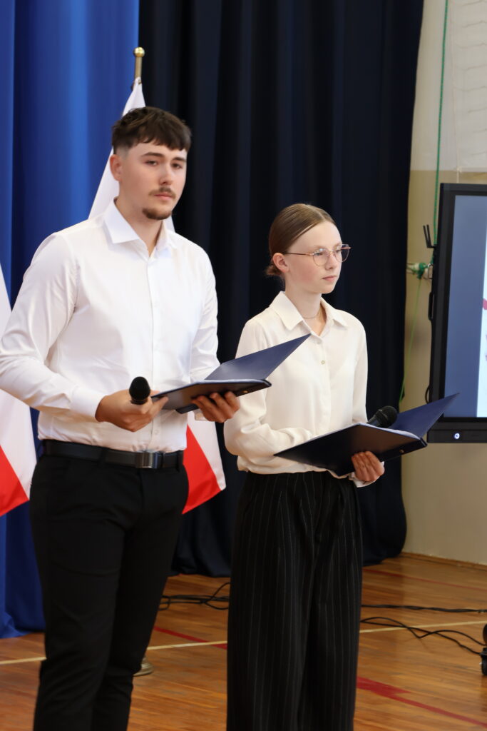 prowadzący akademię